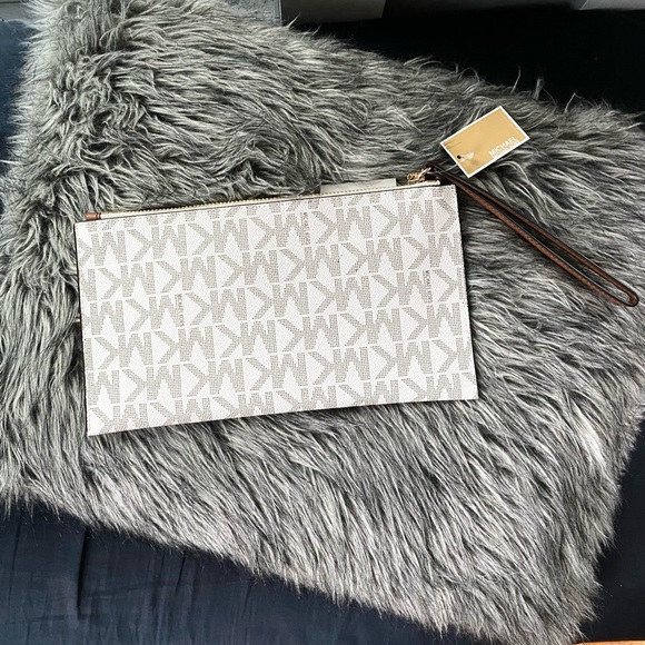 NWT Authentic MK signature monogram logo wristlet - Picture 3 of 6